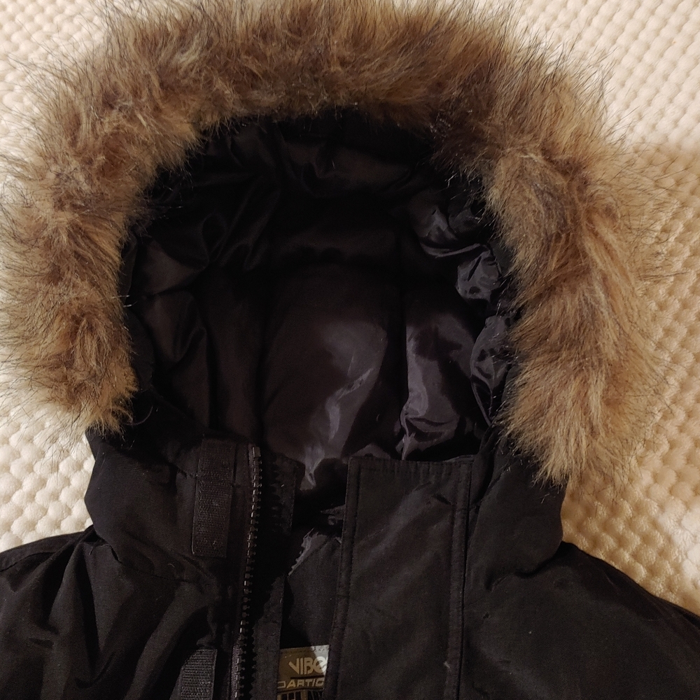 GL VIBES ARCTIC SERIES JACKET.  SIZE L. OBO